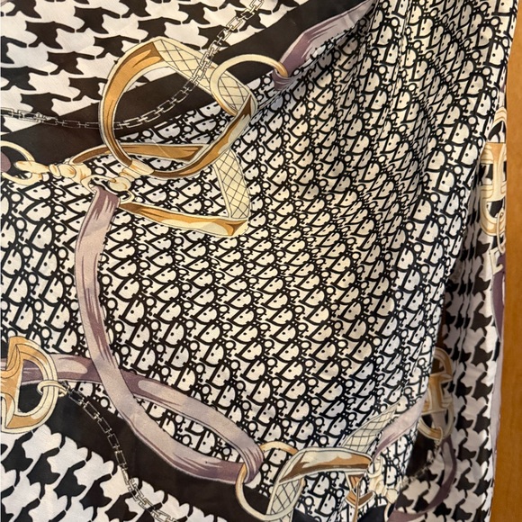 NWT Renshun 100% Silk scarf/wrap - Picture 3 of 5